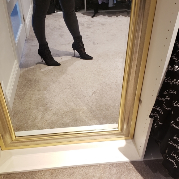 100% Authentic Manolo Blahnik Suede Mesh Booties - Picture 3 of 14